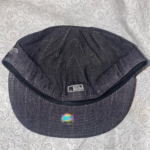 LA fitted cap - Picture 7 of 7